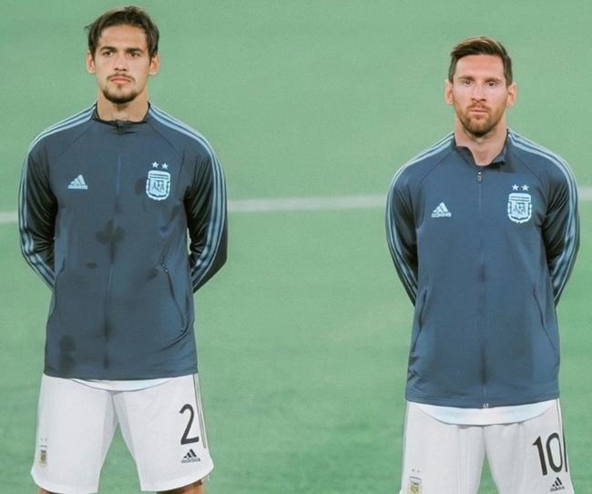 斯基拉：桑托斯正在努力推进内马尔续约，俱乐部有信心留下他（斯基拉：桑托斯积极推动内马尔续约，俱乐部有信心留住他）