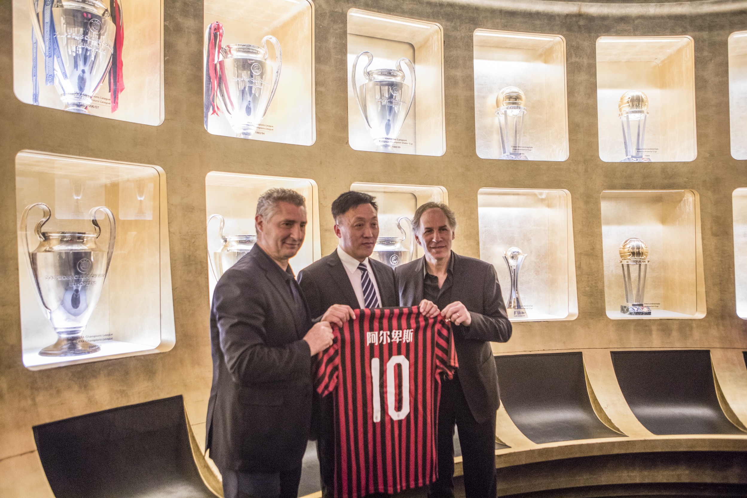 中超赛程更新：关注榜首之争,（中超赛程调整：焦点锁定榜首之争）