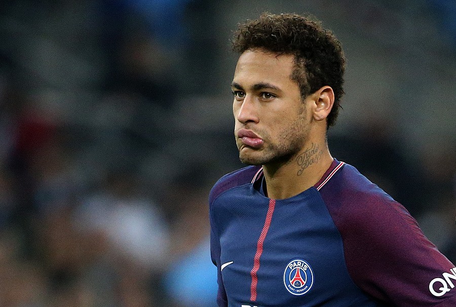 完成大四喜，姆巴佩当选欧冠官方本周最佳球员（姆巴佩轰四球，荣膺欧冠官方周最佳）