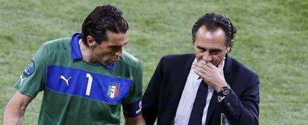 世体：维尼修斯的续约仍停滞，他索要的3000万欧年薪太高了（世体：维尼修斯续约谈判受阻，3000万欧年薪要价被视为过高）