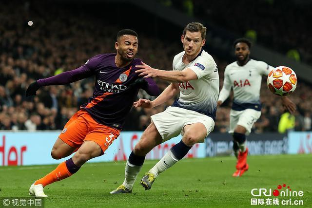 因右踝发炎，朗尼克取消了担任阿森纳vs拜仁解说嘉宾的计划（右踝发炎，朗尼克退出阿森纳战拜仁的解说工作）