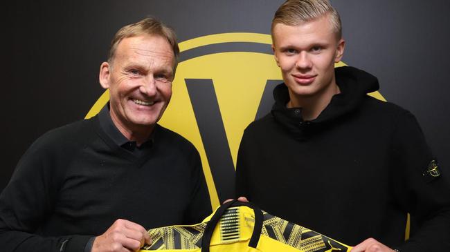 米兰冬奥会将于2026年2月6日至2月22日举行 尽锐出战 中国冰雪健儿冲刺米兰冬奥（2026米兰冬奥2月6日至22日举行 中国冰雪健儿全力冲刺）