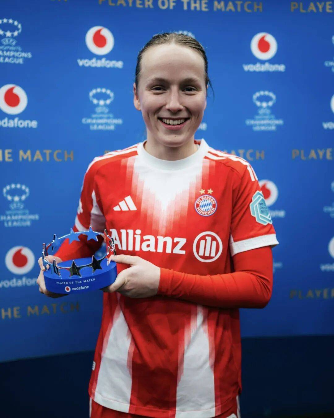 英媒：梅努越来越接近冬窗离开曼联，那不勒斯正在积极推进租借（英媒：梅努愈发接近冬窗离开曼联，那不勒斯加紧推进租借）