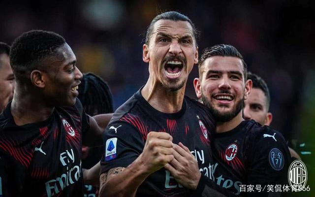 球星晒更衣室照，全队氛围太好了（球星晒更衣室合影，队内氛围爆棚）