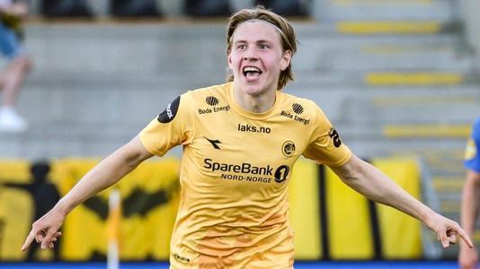 布达佩斯Major：跌入0-1！小蜜蜂7-13不敌FaZe（布达佩斯Major首秀失利：小蜜蜂7-13不敌FaZe，战绩0-1）