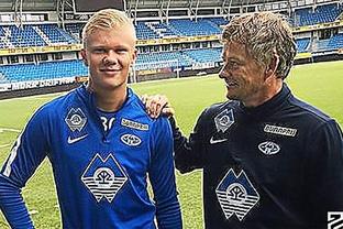 交流学习，乌兹别克斯坦U22拜访成都足协温江基地（乌兹别克斯坦U22到访成都足协温江基地交流学习）