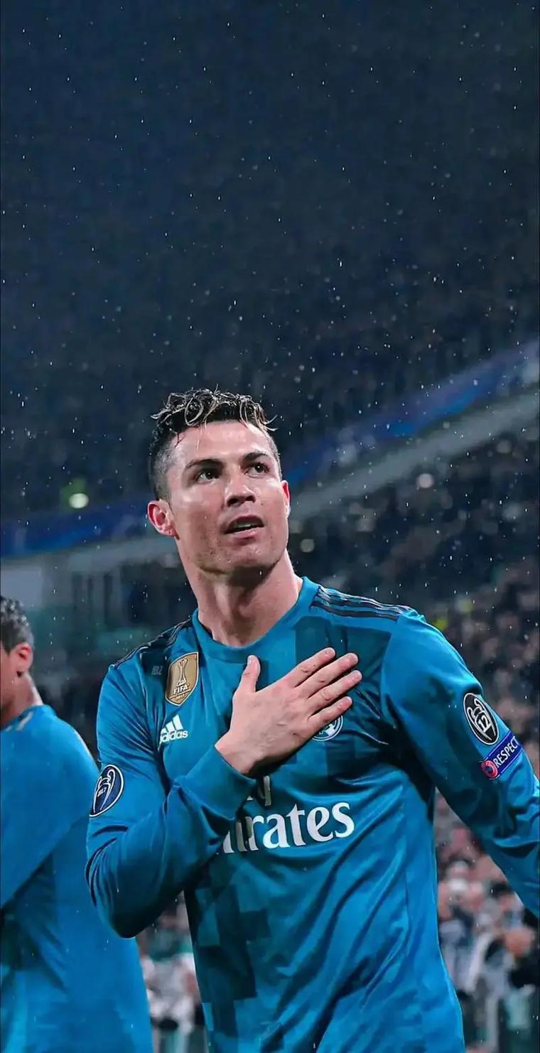 什琴斯尼缺阵，特尔施特根回归！巴萨对阵奥萨苏纳前的门将危机与希望（特尔施特根复出、什琴斯尼缺席：巴萨战奥萨苏纳前的门将危机与曙光）