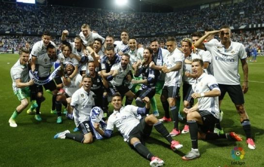 拉菲尼亚安慰弗里克？世体：弗里克只是不满裁判判罚（世体：弗里克只是对裁判判罚不满，非拉菲尼亚安慰）