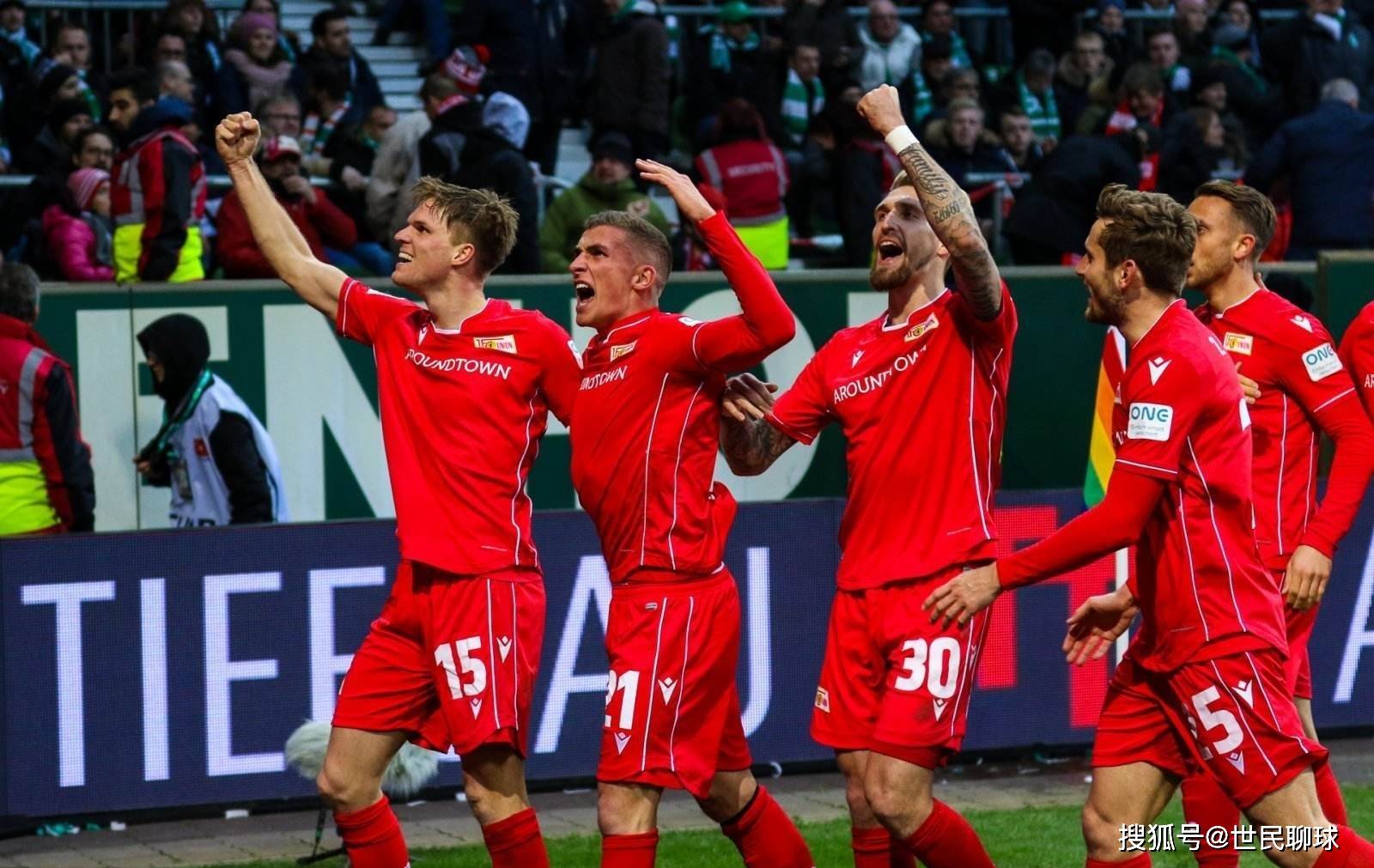 很抢手！每日邮报：冬窗有12家俱乐部希望签下梅努