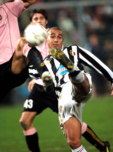 跟队：国米正在关注铃木彩艳、维卡里奥等多位门将（队记：国际米兰考察铃木彩艳、维卡里奥等多名门将）