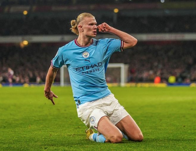 马卡畅想梅西回归巴萨可能性：年龄不是问题，可踢伪9或前腰（马卡展望梅西重返巴萨：年龄无碍，可胜任伪九号或前腰）