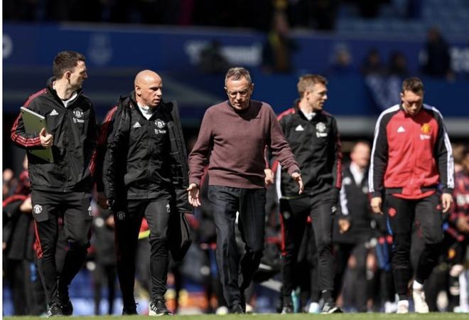 炸翻英超！穆里尼奥弃皇马转投利物浦？3大争议+10亿转会费，红军能逆袭？（英超大地震：穆里尼奥离开皇马改投利物浦？三重争议叠加+10亿豪购，红军能否逆袭？）