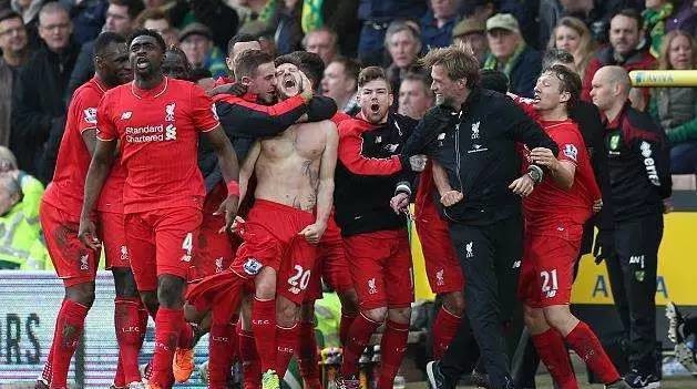 皇马更衣室危机缓解，阿隆索暂无下课可能，球队有望取得3连胜，全队团结推动复兴。（皇马更衣室危机消解，阿隆索暂无下课风险，球队有望拿下3连胜，团结一心推进复兴）