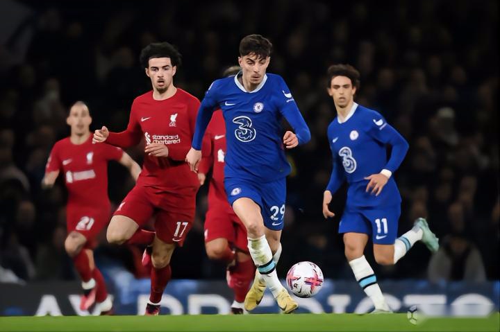 美记：湖人对维金斯很感兴趣，不会签下保罗（美媒称湖人青睐维金斯，无意签下保罗）