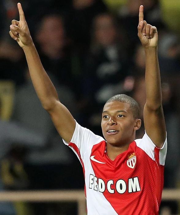 媒体人：青岛西海岸球员徐彬计划留洋，目的地有英国（媒体人称青岛西海岸球员徐彬计划赴海外发展，英国为备选目的地）