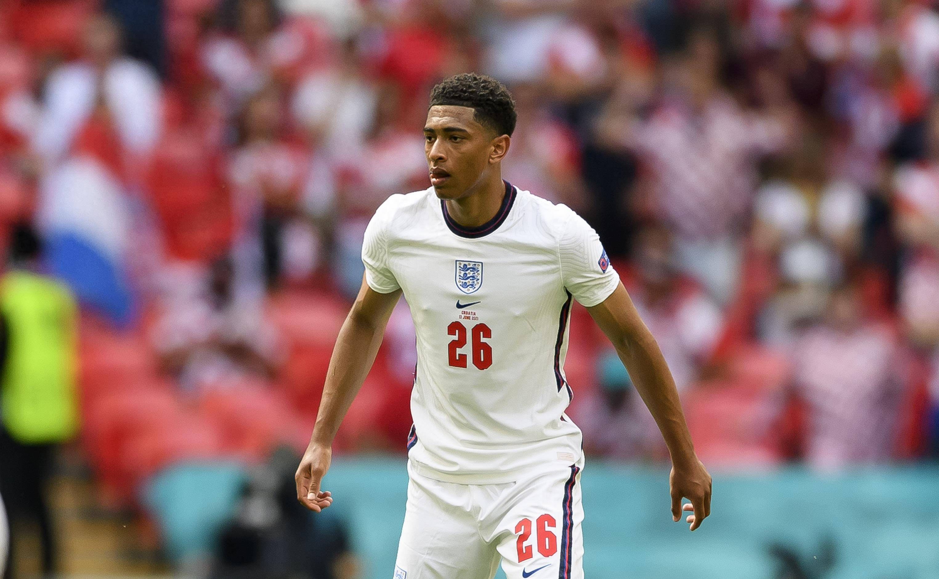 英超第14轮： 范戴克失误致丢球维尔茨造乌龙 利物浦1-1桑德兰（英超第14轮：范戴克失误送礼，维尔茨逼出乌龙，利物浦1-1战平桑德兰）