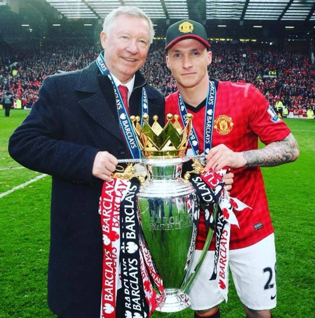 利物浦vs利兹首发：萨拉赫连续三场替补，埃基蒂克、维尔茨先发