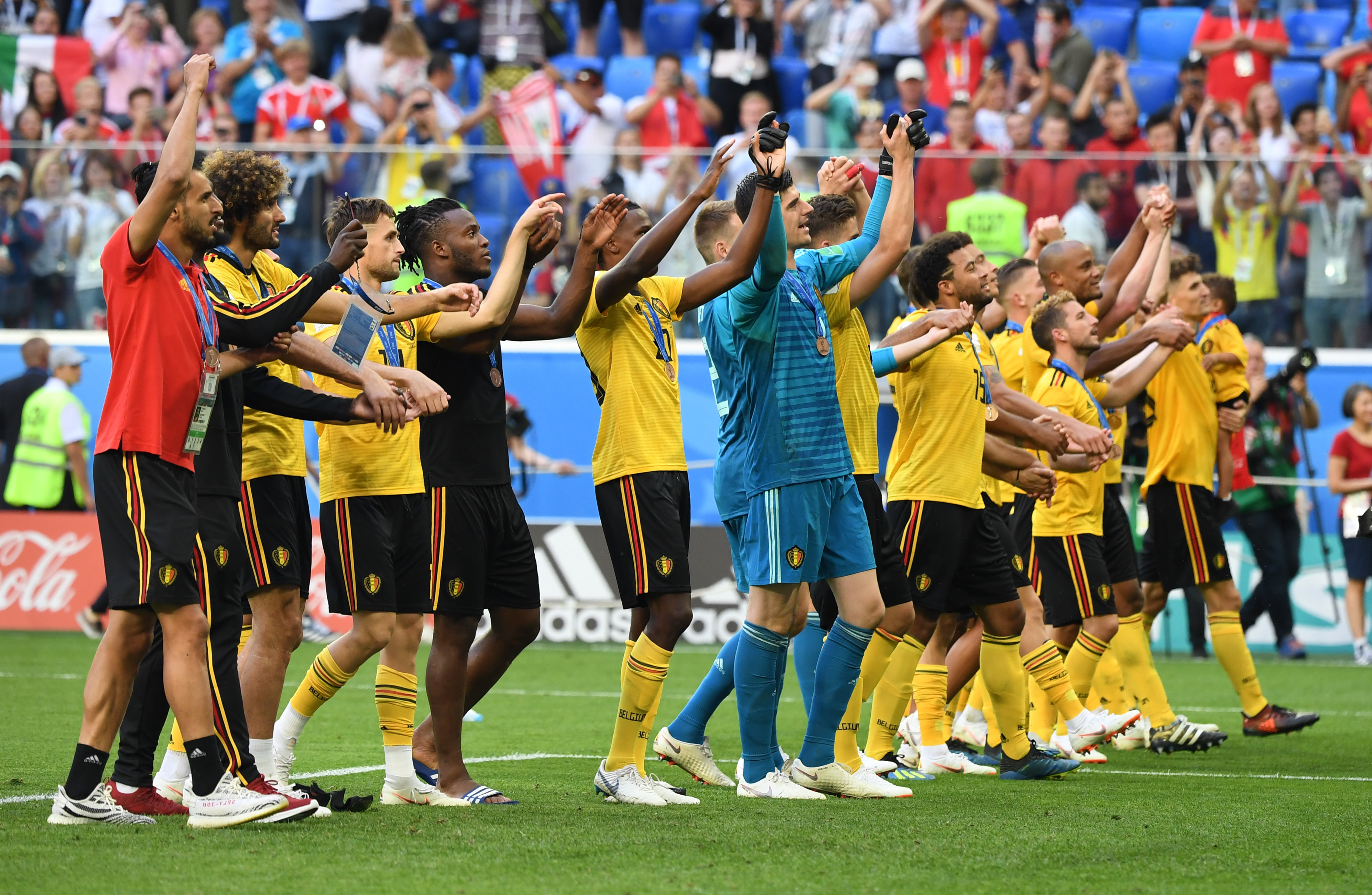 邮报：曼联将在主场提供客场比赛直播观赛服务，每场收25英镑（邮报：曼联计划在老特拉福德开放客场比赛直播观赛，单场25英镑）